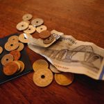 Sådan kan du spare penge i hverdagen – tre tips til studerende